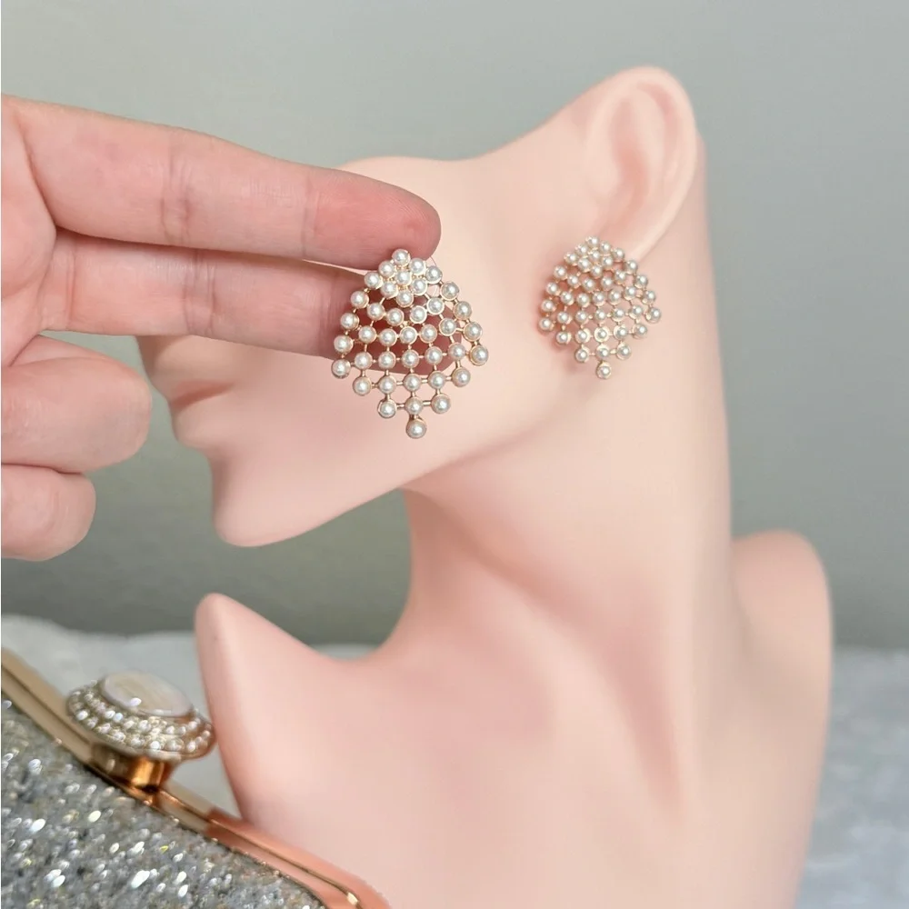 ⚜️Elegant Pearl Cluster Earrings